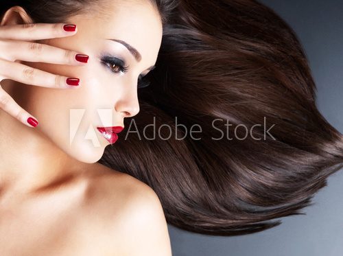 Beautiful woman with long brown straight hairs  Obrazy do Salonu Fryzjerskiego Obraz