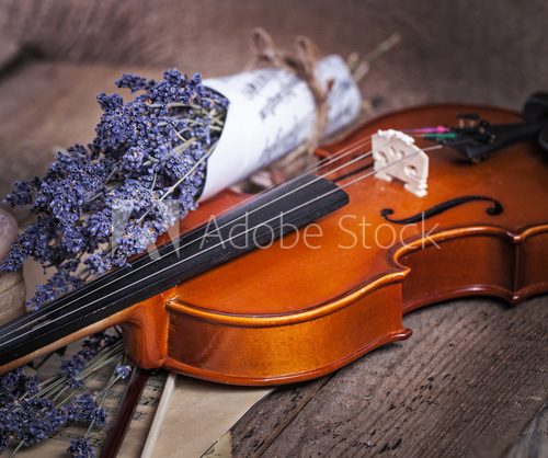 Vintage composition with violin and lavender  Muzyka Obraz