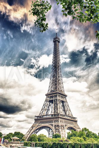 Głębia paryskiego uroku Fototapety Wieża Eiffla Fototapeta