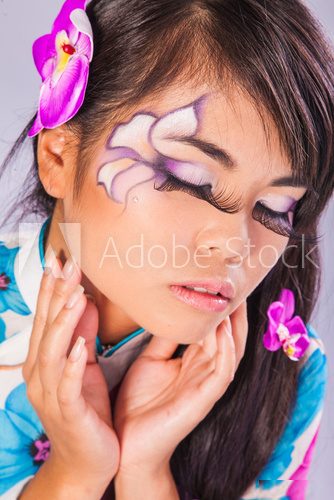 Beautiful asian woman with fashion make-up  Obrazy do Salonu Kosmetycznego Obraz