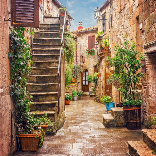 Alley in old town Pitigliano Tuscany Italy Fototapety Uliczki Fototapeta