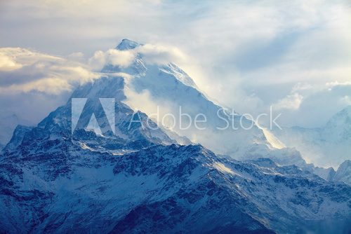 Całoroczny widok na zimowe góry Fototapety Góry Fototapeta