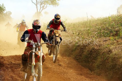 Ekscytujący wyścig motocrossowy Fototapety do Pokoju Nastolatka Fototapeta