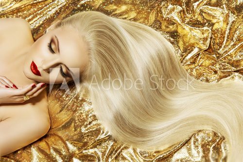 Fashion Model Gold Color Hair Style, Woman Long Waving Hairstyle Fototapety do Salonu Fryzjerskiego Fototapeta