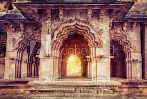 Magiczny blask Lotus Mahal w Hampi Orientalne Fototapeta