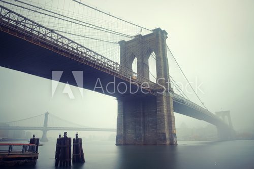 Most Brooklynu w cichej mgle Fototapety Mosty Fototapeta