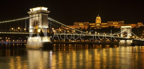 Nocny widok na Most Łańcuchowy w Budapeszcie Fototapety Mosty Fototapeta