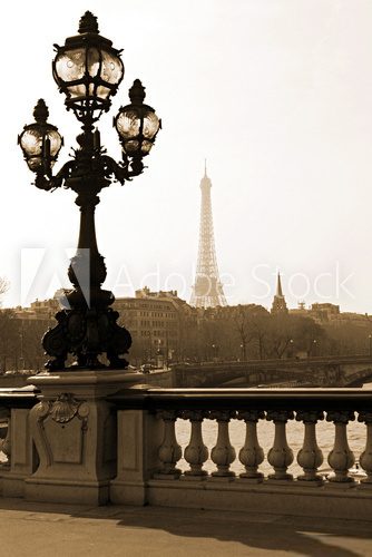 Paryż – most z widokiem na Wieżę Eiffela
 Fototapety do Sypialni Fototapeta