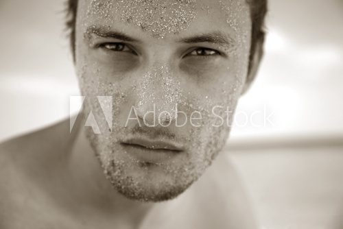 Plażowy chłopak – portret z piaskiem
 Ludzie Obraz