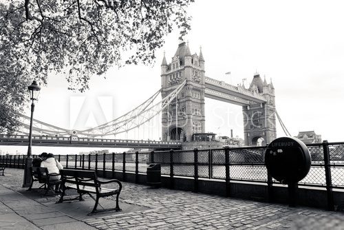 Romantyczna panorama Tower Bridge Fototapety Czarno-Białe Fototapeta