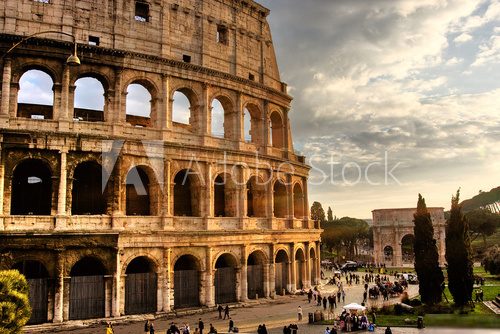 Rzym – Koloseum nadgryzione historią
 Architektura Fototapeta