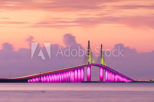 Sunshine Skyway Bridge spanning the Lower Tampa Bay Mosty Obraz