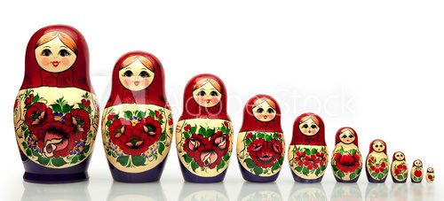 Tradycyjne matrioszki w szeregu od największej do najmniejszej Folklor Fototapeta