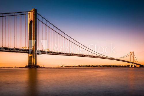 Verrazano-Narrows Bridge at sunset as viewed from Long Island Mosty Obraz