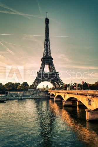 Wieża Eiffela po drodze
 Architektura Fototapeta