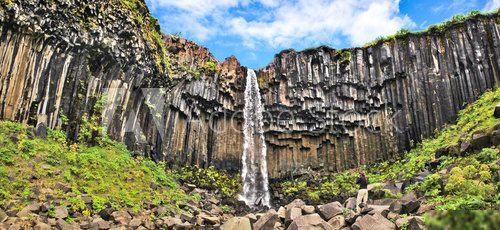 Wodospad Svartifoss wśród bazaltowych kolumn Islandii Fototapety Wodospad Fototapeta