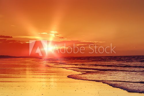 Zachód słońca na plaży  Zachód Słońca Fototapeta