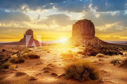 Zachwycający krajobraz Monument Valley Zachód Słońca Fototapeta