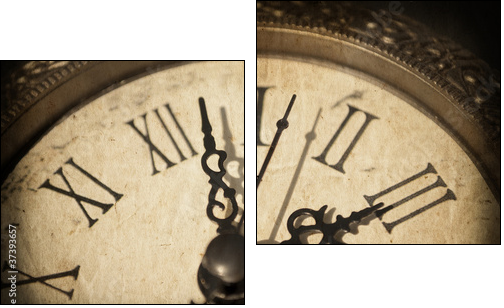 Klasyczny zegar kieszonkowy w zbliżeniu
 - Obraz dwuczęściowy, Dyptyk