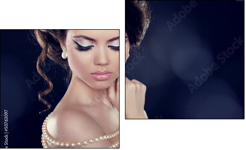 Beautiful woman with a pearl necklace on the bared shoulders  - Obraz dwuczęściowy, Dyptyk