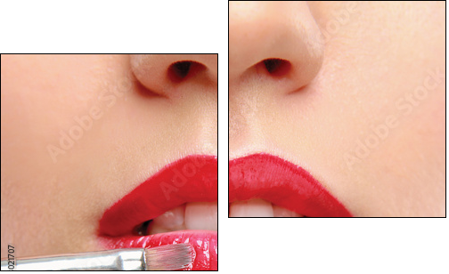 Woman's lips holding make up brush  - Obraz dwuczęściowy, Dyptyk