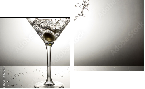 Olive splashing on martini  - Obraz dwuczęściowy, Dyptyk