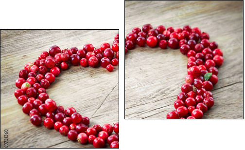 heart shape of fresh berries  - Obraz dwuczęściowy, Dyptyk