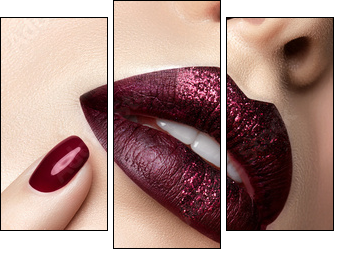 Close up view of beautiful woman lips - Obraz trzyczęściowy, Tryptyk