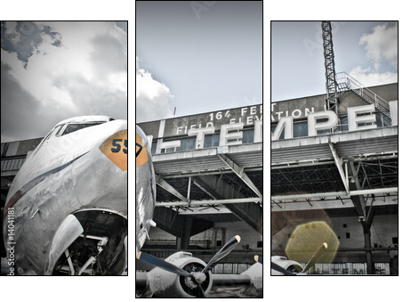 Lotnisko – nowoczesny terminal
 - Obraz trzyczęściowy, Tryptyk