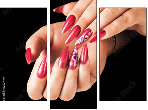 Red nails and floral deign, on black background. - Obraz trzyczęściowy, Tryptyk