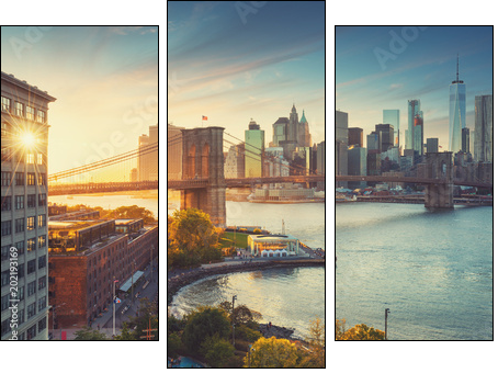 Retro style New York Manhattan with Brooklyn Bridge and Brooklyn Bridge Park in the front. - Obraz trzyczęściowy, Tryptyk