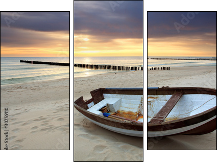 Poranna plaża z widokiem na łódkę
 - Obraz trzyczęściowy, Tryptyk