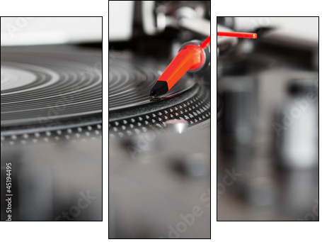 Turntable playing vinyl record  - Obraz trzyczęściowy, Tryptyk