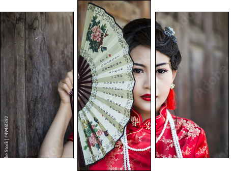 Chinese girl in traditional Chinese cheongsam blessing  - Obraz trzyczęściowy, Tryptyk
