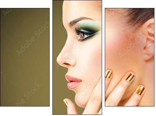 Glamour woman with beautiful golden nails and emerald ring  - Obraz trzyczęściowy, Tryptyk