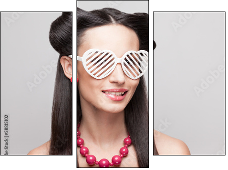 Pin Up model in heart shaped sunglasses  - Obraz trzyczęściowy, Tryptyk