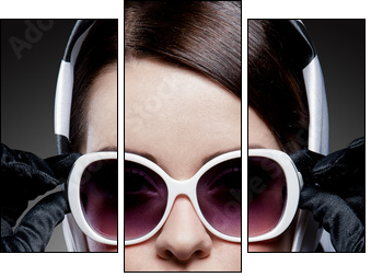 gorgeous caucasian brunette with sunglasses  - Obraz trzyczęściowy, Tryptyk