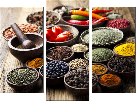 Spices on wooden bowl background   - Obraz trzyczęściowy, Tryptyk