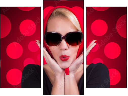 Pin-up girl over red polka-dot background  - Obraz trzyczęściowy, Tryptyk