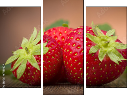 Fresh Strawberry close up on the wood  - Obraz trzyczęściowy, Tryptyk