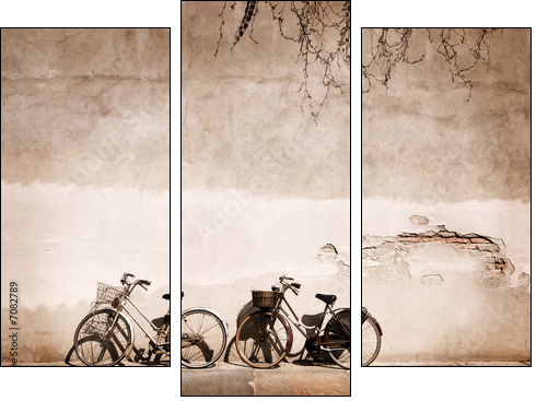 Rowery w sepii – widokówka z dzieciństwa - Obraz trzyczęściowy, Tryptyk