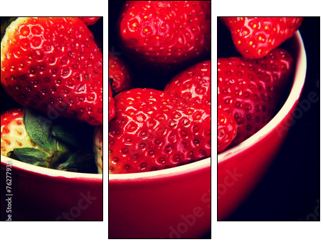 Fresh red strawberries in a bowl.  - Obraz trzyczęściowy, Tryptyk