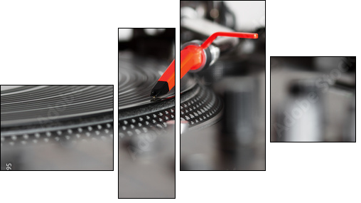 Turntable playing vinyl record  - Obraz czteroczęściowy, Fortyk