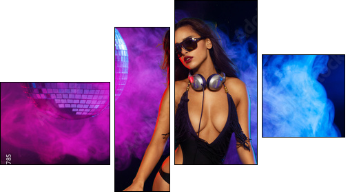 Glamorous sexy busty DJ  - Obraz czteroczęściowy, Fortyk