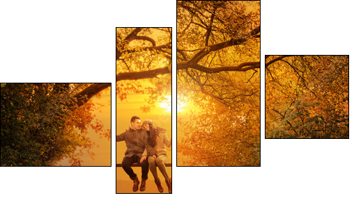Romantic couple swing in the autumn park  - Obraz czteroczęściowy, Fortyk