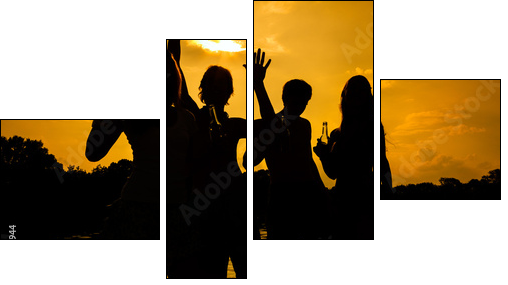 Gruppe feiert Party am Strand  - Obraz czteroczęściowy, Fortyk
