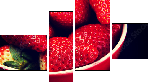 Fresh red strawberries in a bowl.  - Obraz czteroczęściowy, Fortyk