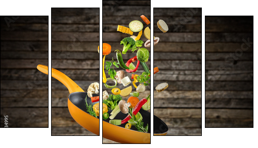 Fresh vegetables flying into a pan - Obraz pięcioczęściowy, Pentaptyk
