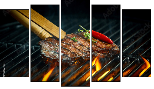 Hot spicy rump steak on a summer barbecue - Obraz pięcioczęściowy, Pentaptyk