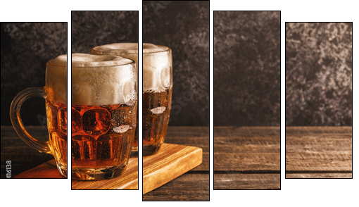 Cold beer in glass with chips on a dark background. - Obraz pięcioczęściowy, Pentaptyk